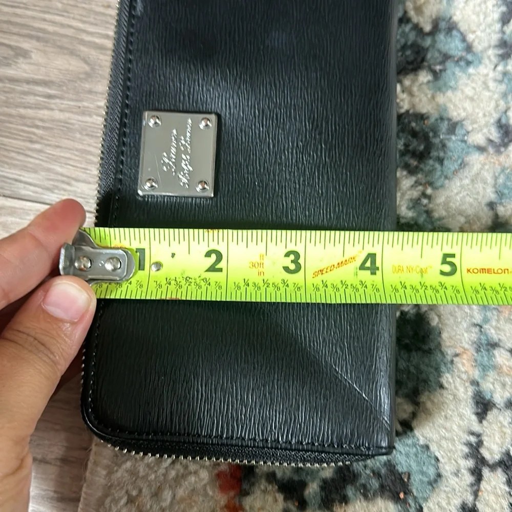 Lauren Ralph Lauren zippered wallet - Picture 8 of 8